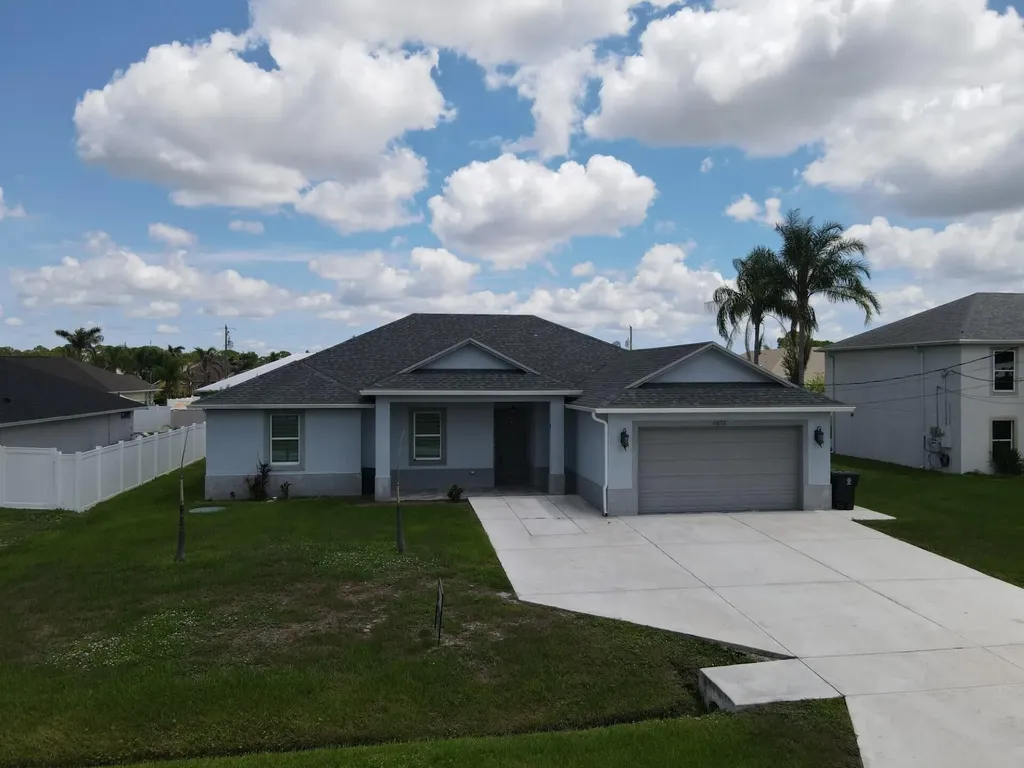5673 NW Whitecap Road Port St Lucie FL 34986