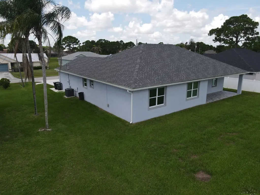 5673 NW Whitecap Road Port St Lucie FL 34986