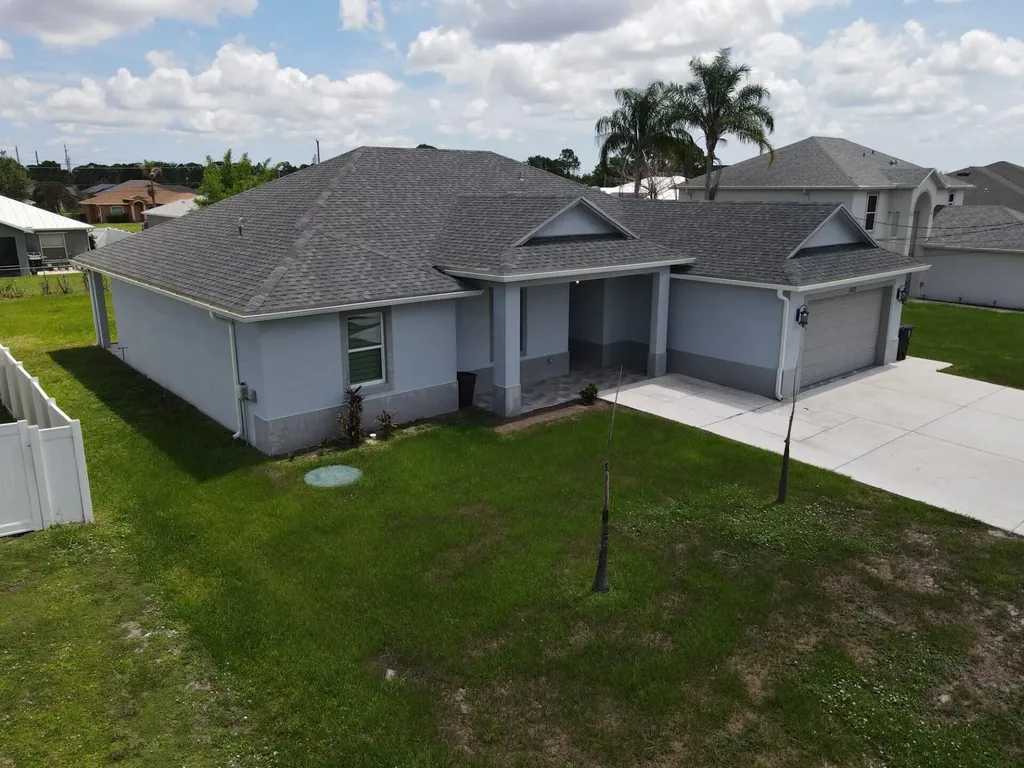 5673 NW Whitecap Road Port St Lucie FL 34986