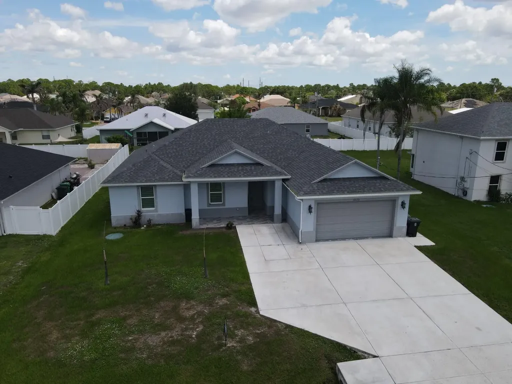5673 NW Whitecap Road Port St Lucie FL 34986