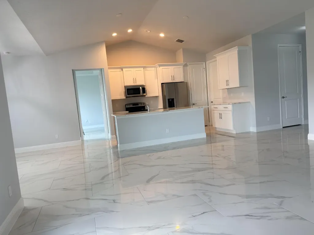 5673 NW Whitecap Road Port St Lucie FL 34986