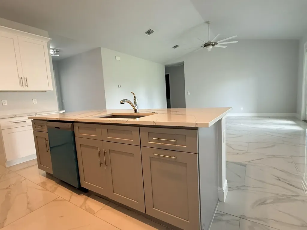 5673 NW Whitecap Road Port St Lucie FL 34986