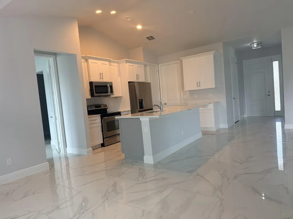 5673 NW Whitecap Road Port St Lucie FL 34986