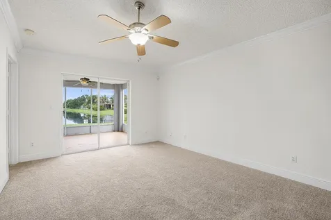 966 E 13th Square Vero Beach FL 32960