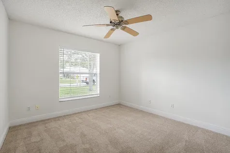 966 E 13th Square Vero Beach FL 32960