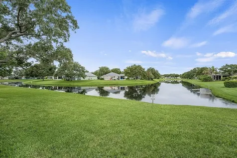 966 E 13th Square Vero Beach FL 32960