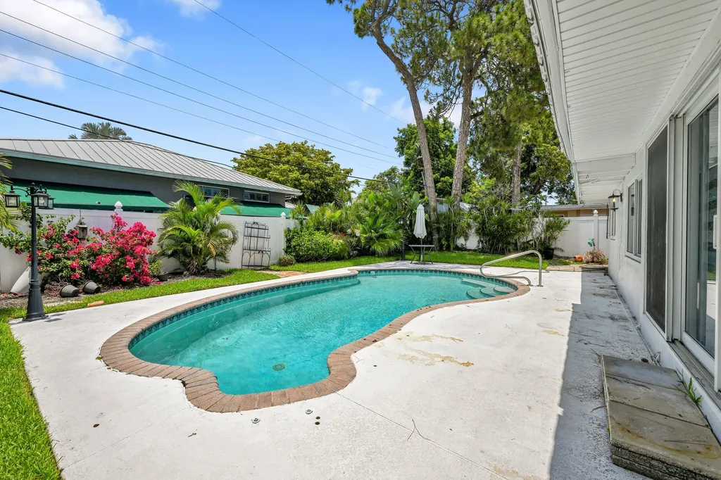 901 SE 12th Avenue Deerfield Beach FL 33441