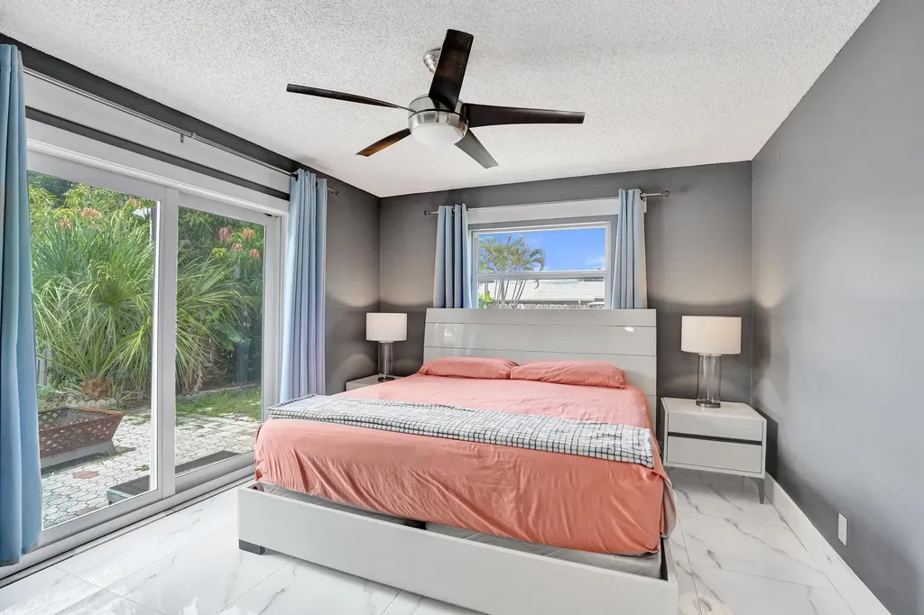 307 SE 14th Place Deerfield Beach FL 33441