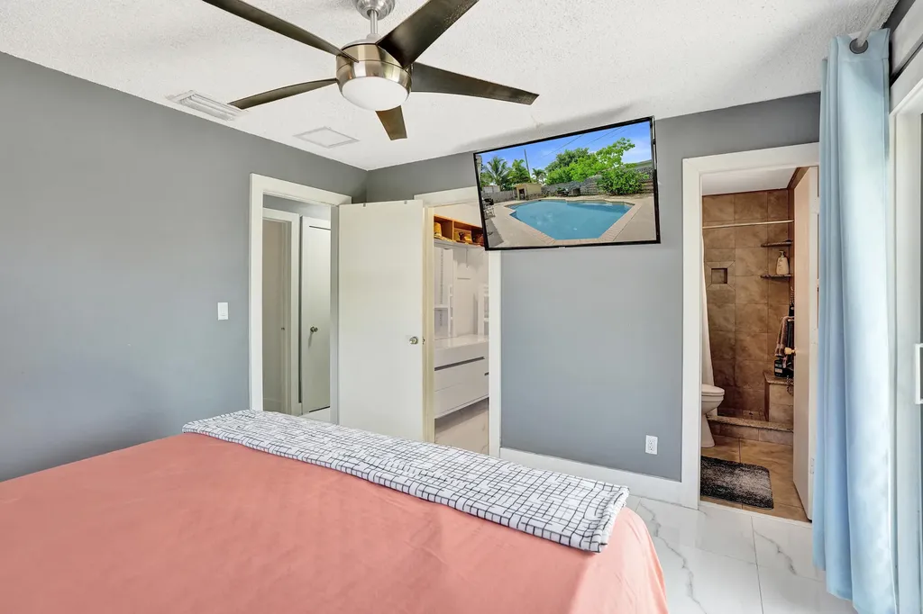 307 SE 14th Place Deerfield Beach FL 33441