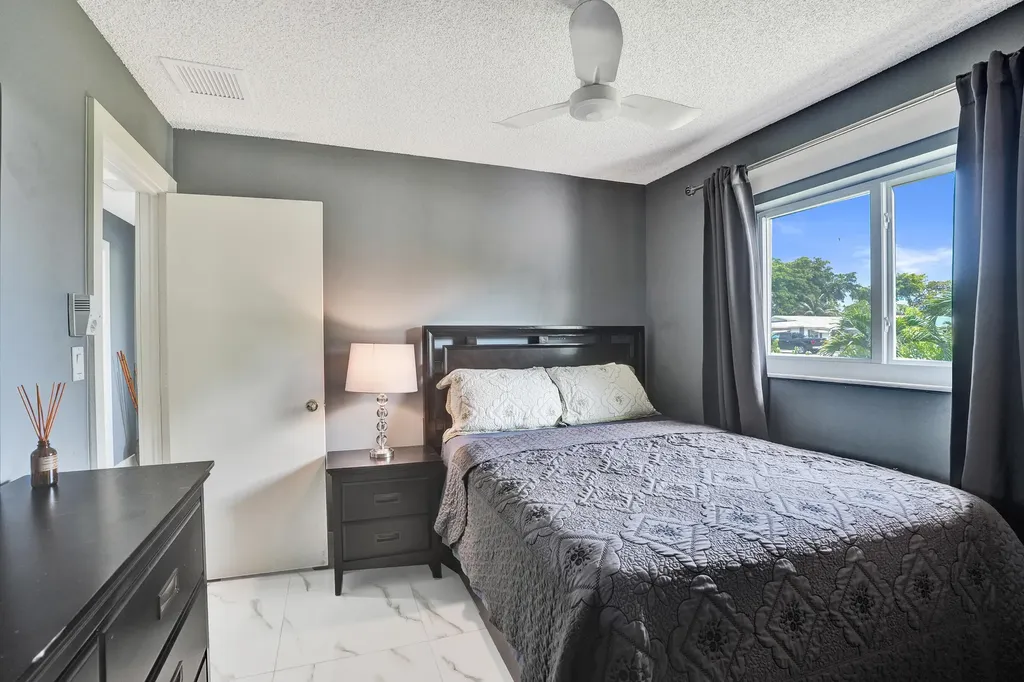 307 SE 14th Place Deerfield Beach FL 33441