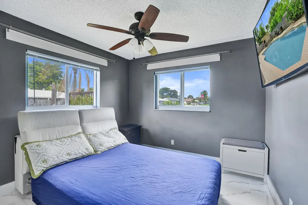 307 SE 14th Place Deerfield Beach FL 33441