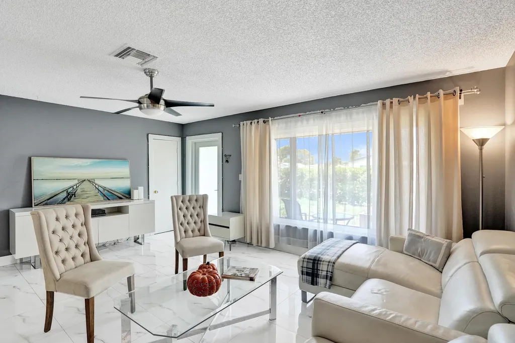 307 SE 14th Place Deerfield Beach FL 33441