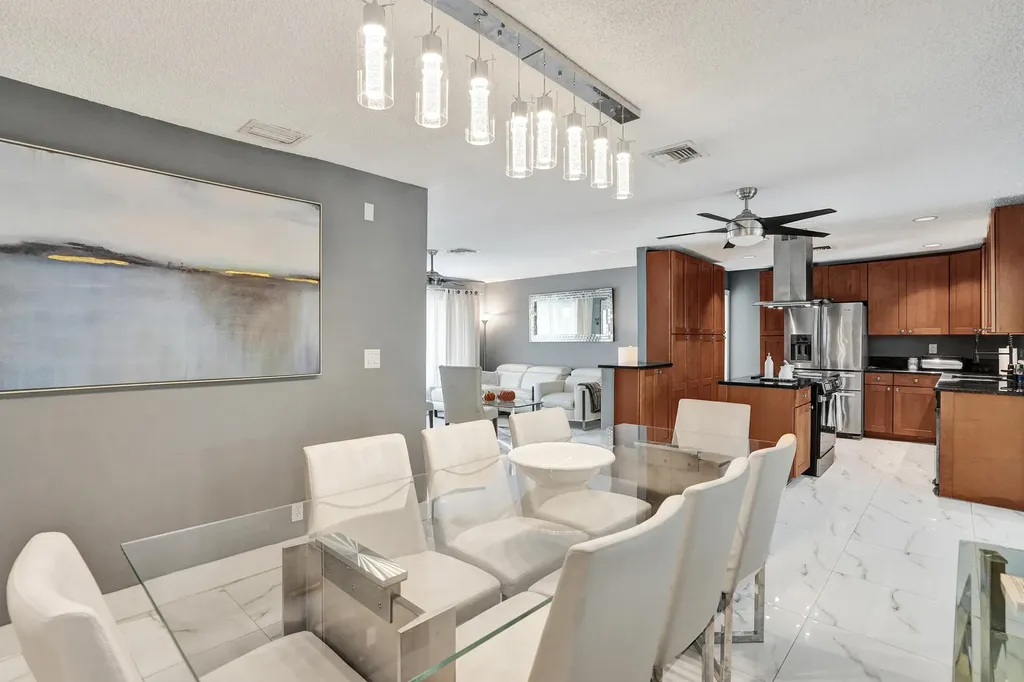 307 SE 14th Place Deerfield Beach FL 33441