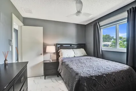 307 SE 14th Place Deerfield Beach FL 33441