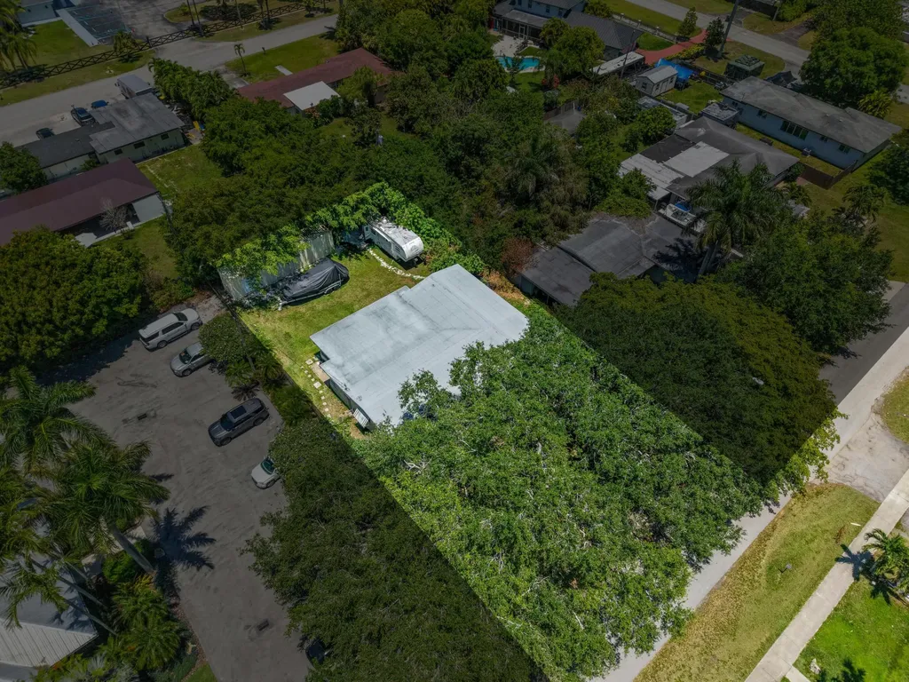 27 NE 18th Street Homestead FL 33030