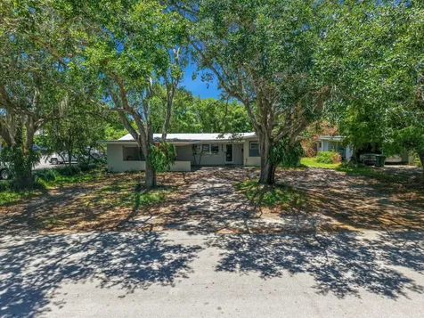 27 NE 18th Street Homestead FL 33030