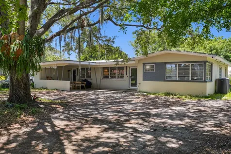 27 NE 18th Street Homestead FL 33030