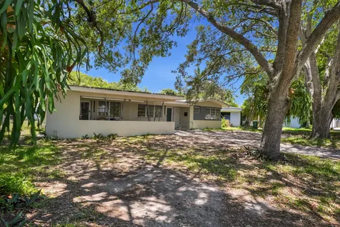 27 NE 18th Street Homestead FL 33030