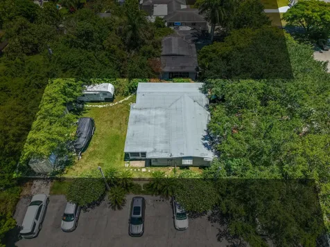 27 NE 18th Street Homestead FL 33030