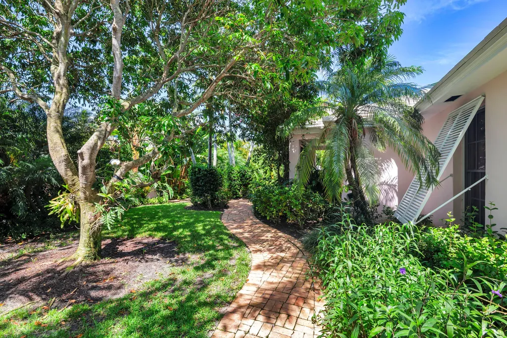 243 Garden Road Palm Beach FL 33480