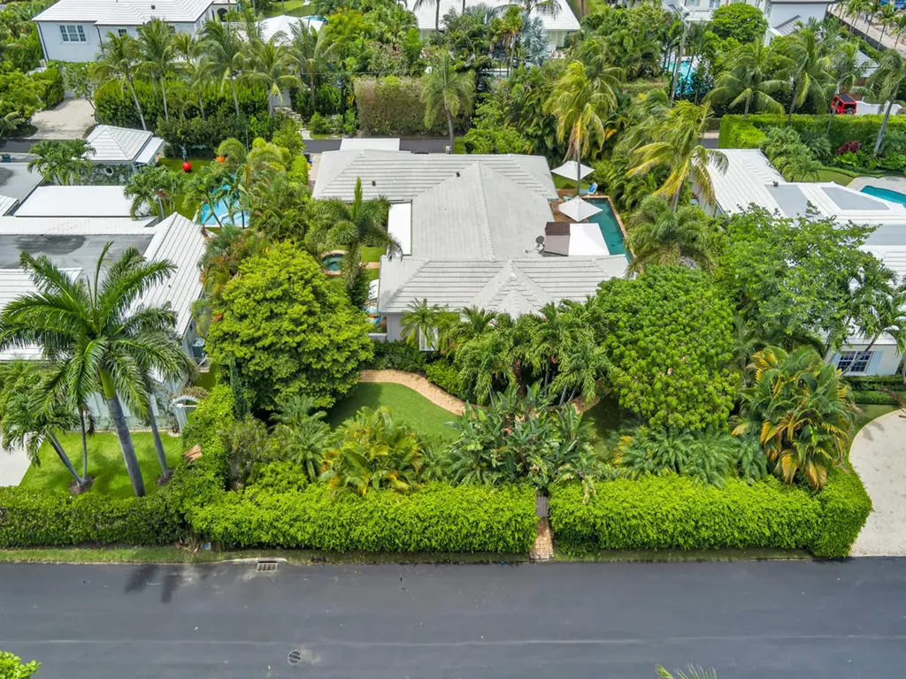 243 Garden Road Palm Beach FL 33480