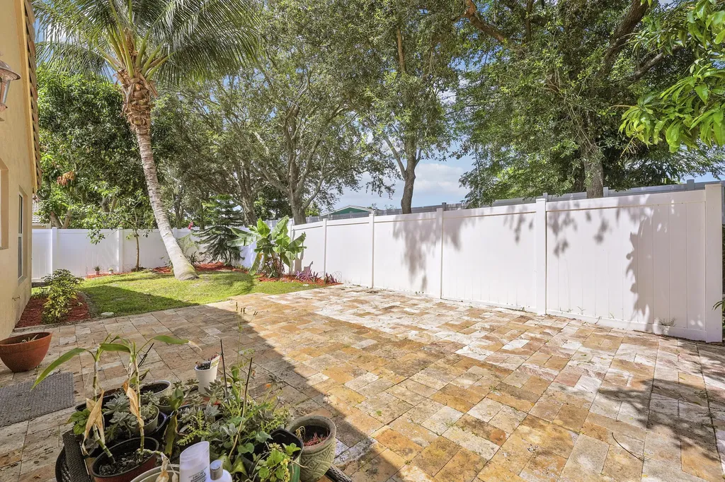 1017 Fosters Mill Road Boynton Beach FL 33436