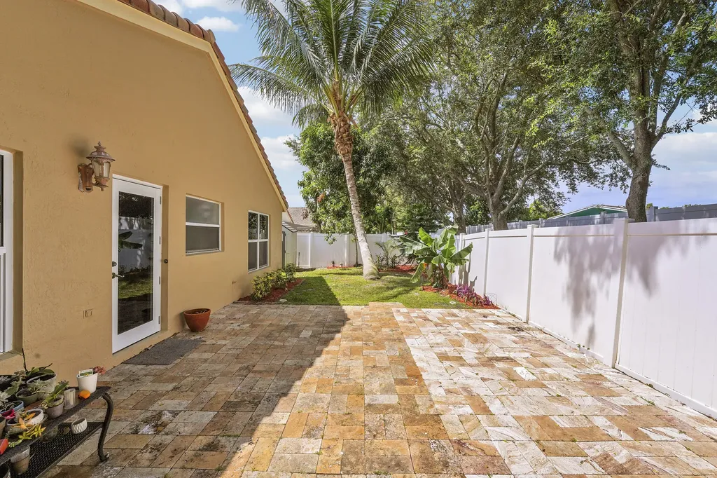 1017 Fosters Mill Road Boynton Beach FL 33436