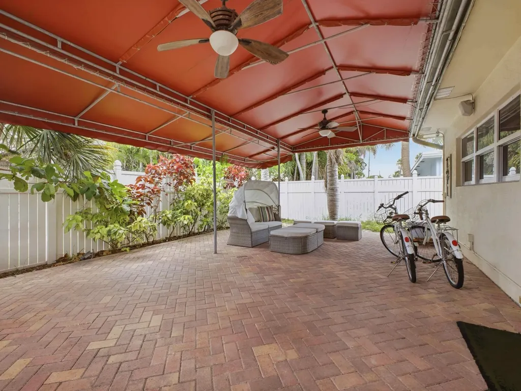 5120 NE 22nd Avenue Lighthouse Point FL 33064