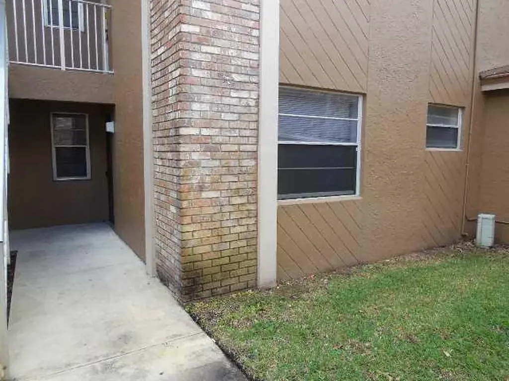 8393 Royal Palm Bl Coral Springs FL 33065