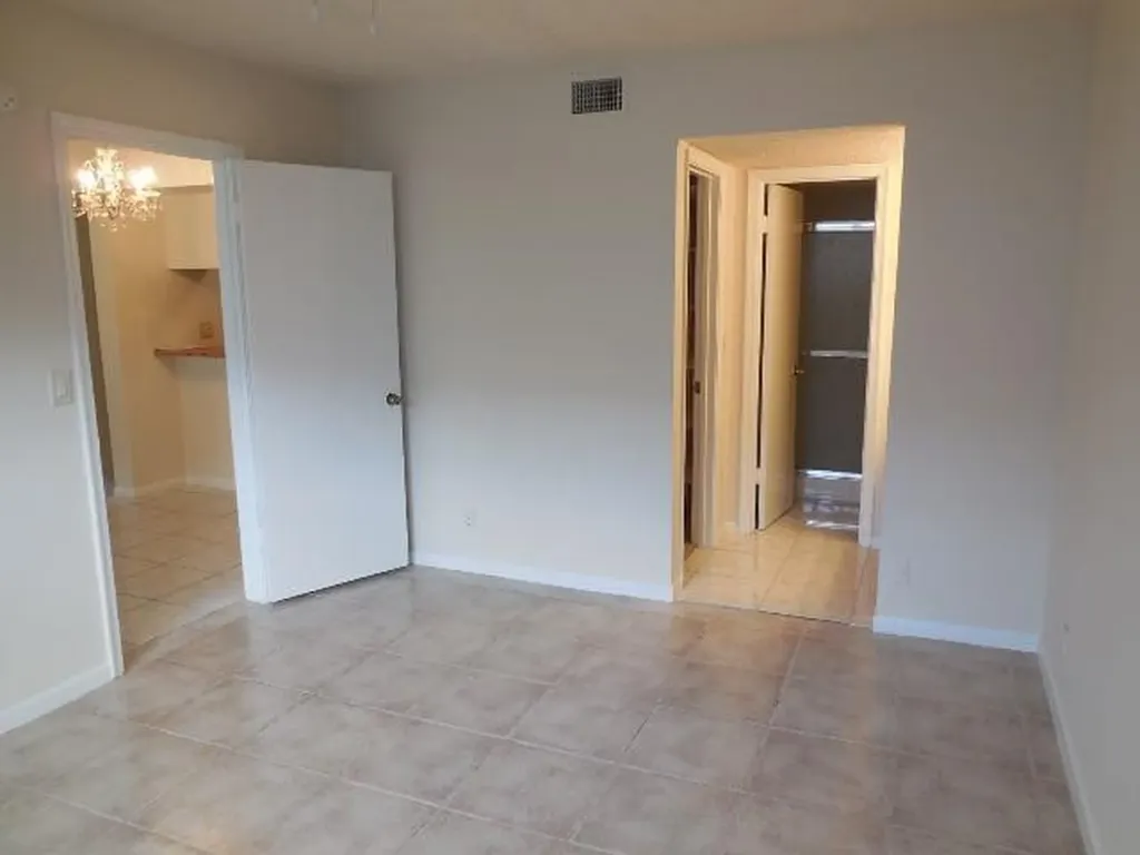 8393 Royal Palm Bl Coral Springs FL 33065