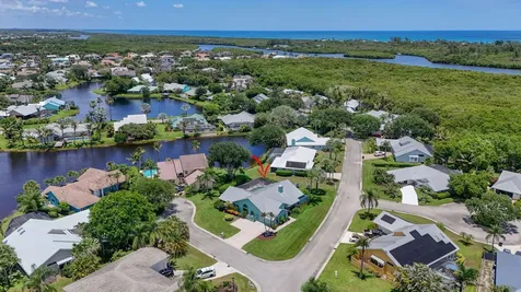 10705 SE Seabreeze Court Hobe Sound FL 33455