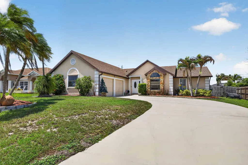 437 SE Nome Drive Port St Lucie FL 34984