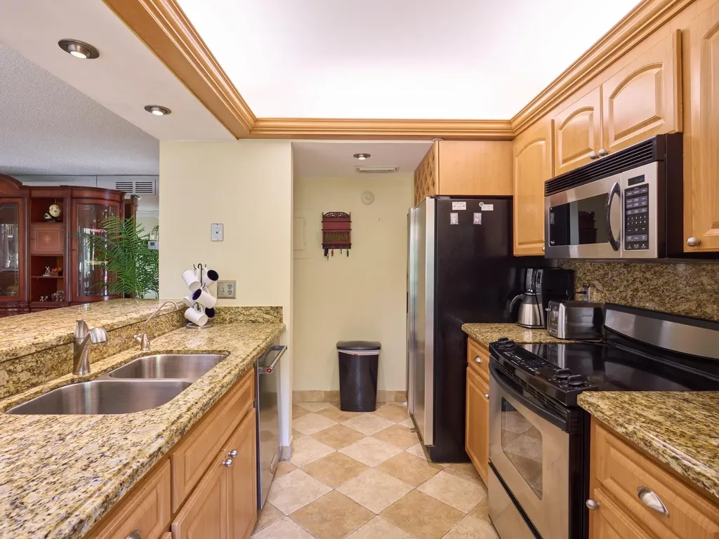 563 Brackenwood Place Palm Beach Gardens FL 33418