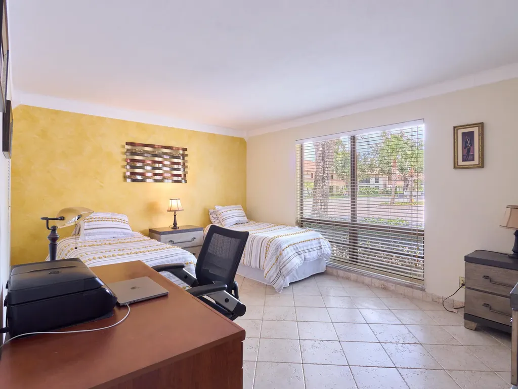 563 Brackenwood Place Palm Beach Gardens FL 33418
