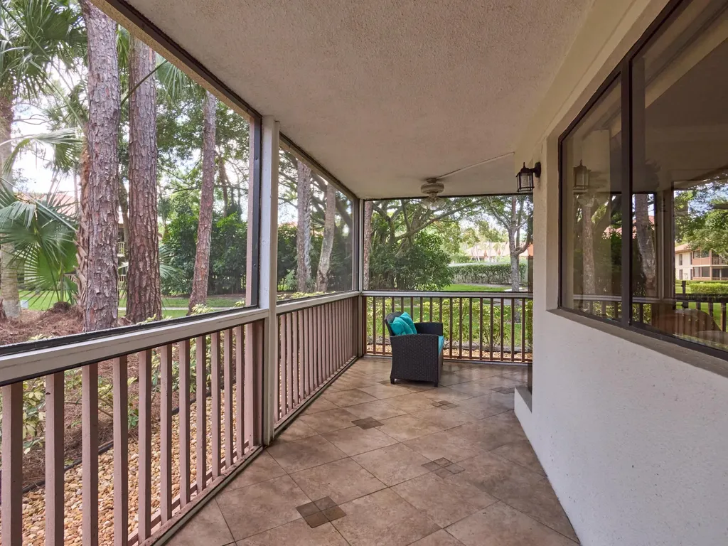 563 Brackenwood Place Palm Beach Gardens FL 33418