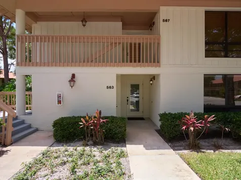 563 Brackenwood Place Palm Beach Gardens FL 33418