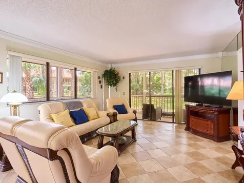 563 Brackenwood Place Palm Beach Gardens FL 33418