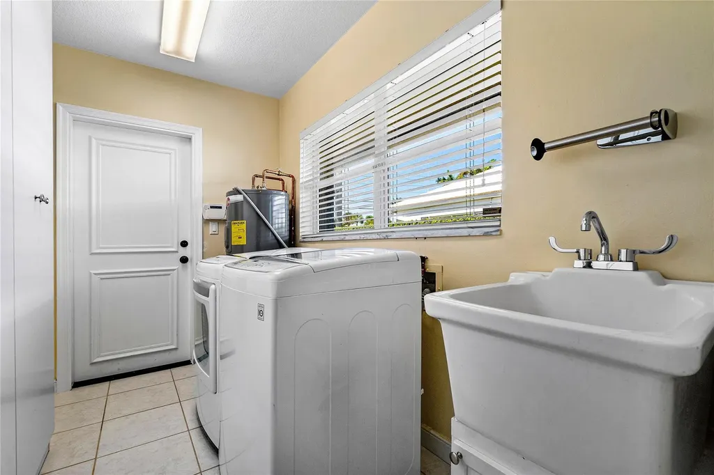 976 SW Mulberry Way Boca Raton FL 33486