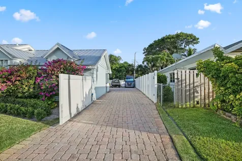 418 Oyster Road North Palm Beach FL 33408