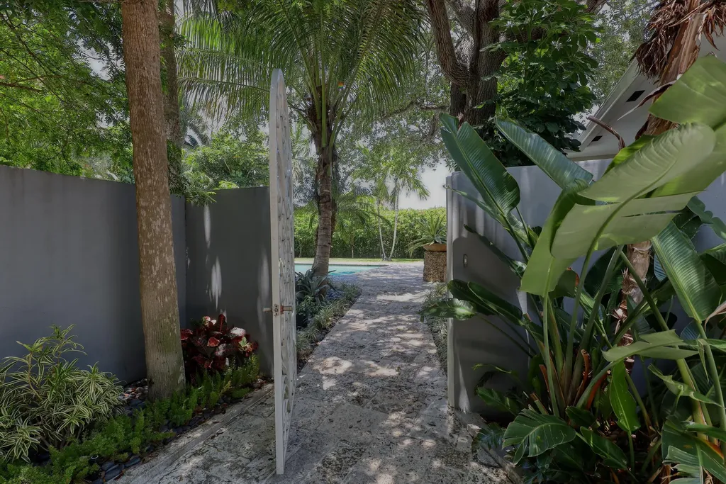 1635 Seabreeze Boulevard Fort Lauderdale FL 33316