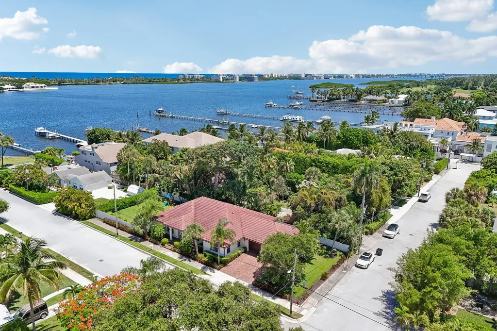 15 Wellesley Drive Lake Worth Beach FL 33460
