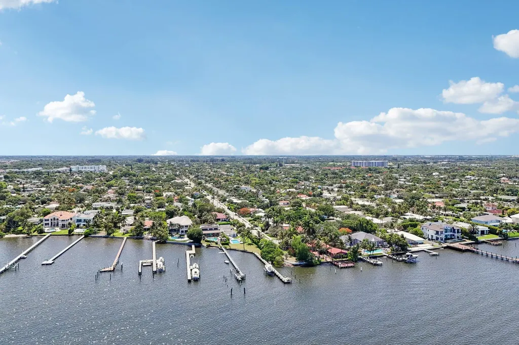 15 Wellesley Drive Lake Worth Beach FL 33460