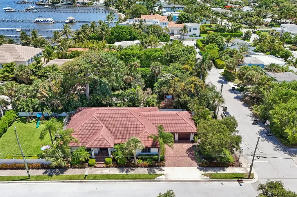 15 Wellesley Drive Lake Worth Beach FL 33460