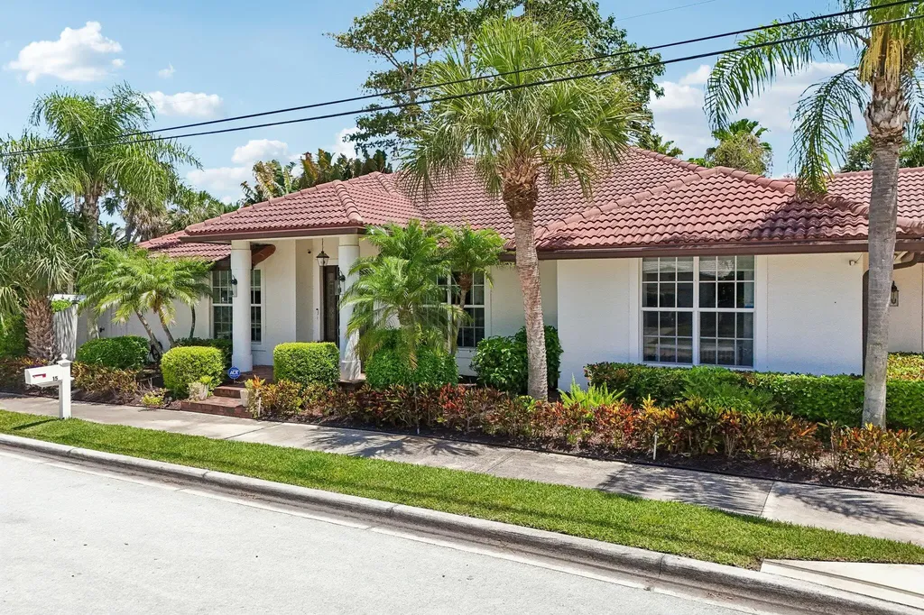 15 Wellesley Drive Lake Worth Beach FL 33460