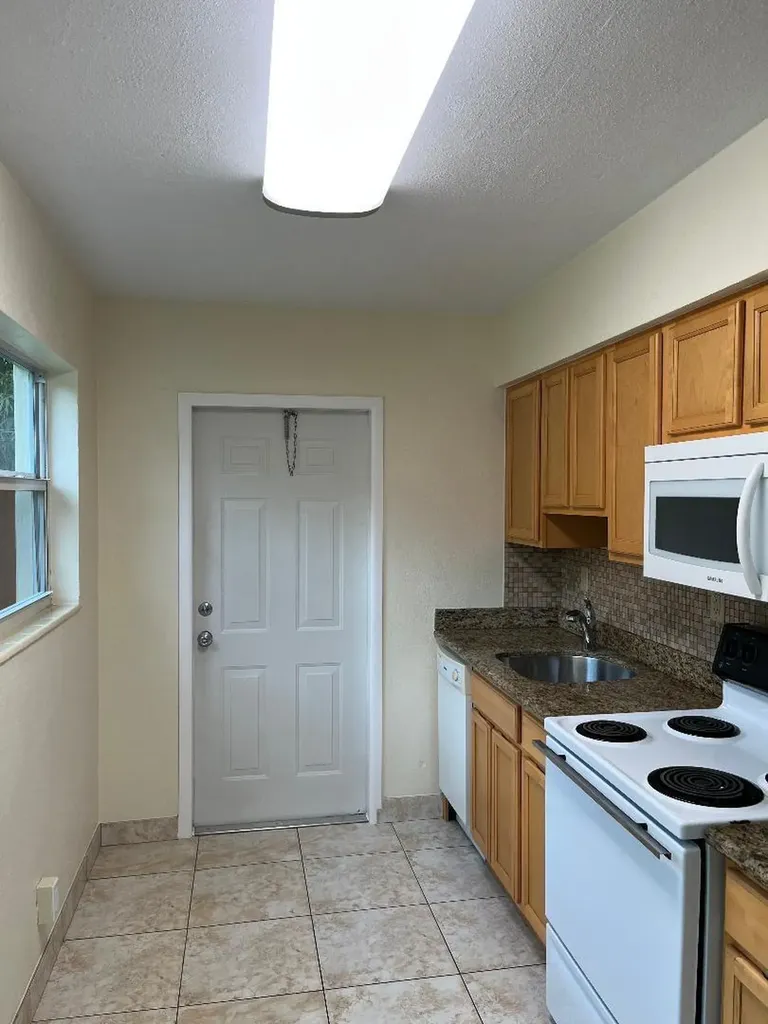 231 NE 24th Street Pompano Beach FL 33064