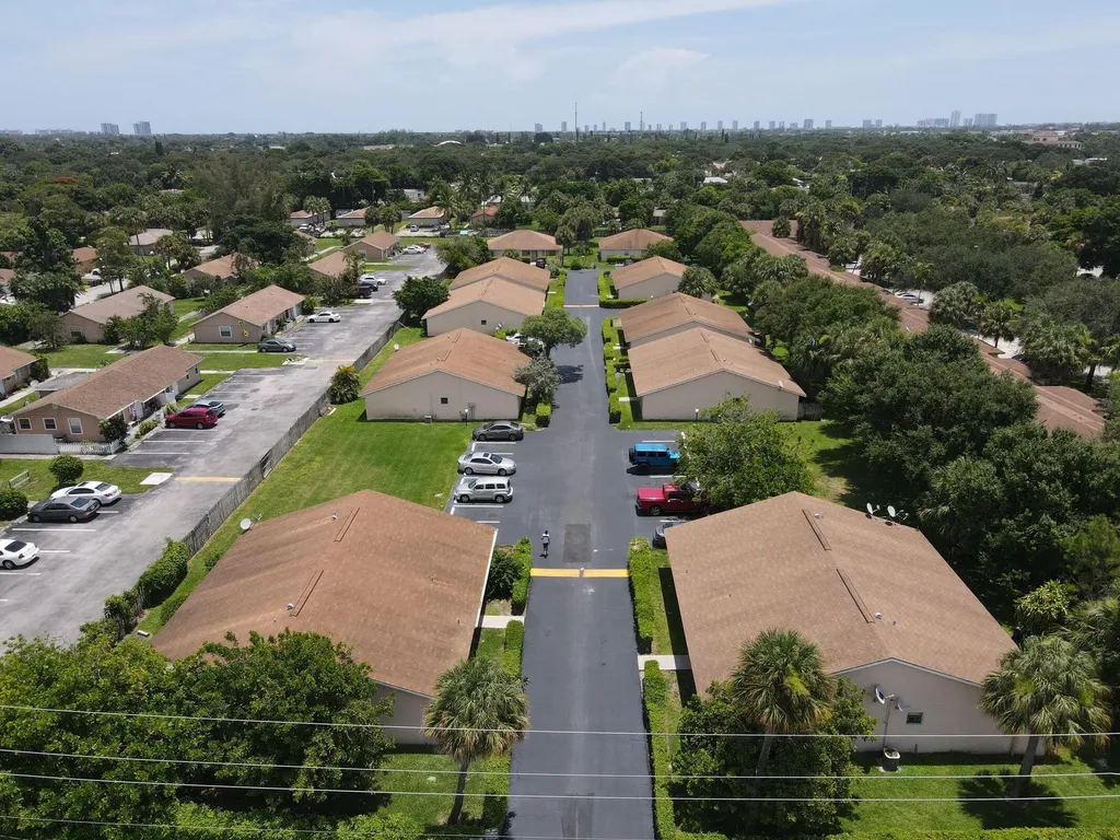 3820 Harwood Street West Palm Beach FL 33403