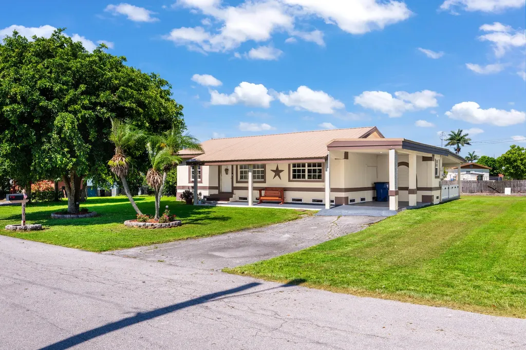410 SE 4th Avenue South Bay FL 33493