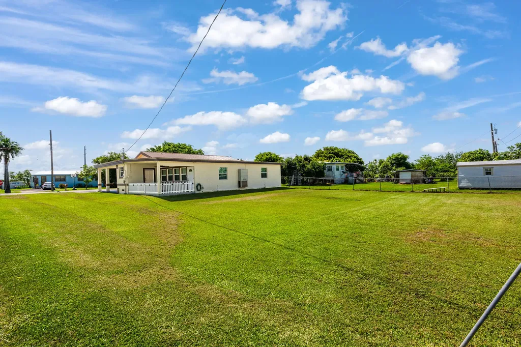 410 SE 4th Avenue South Bay FL 33493