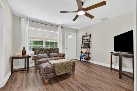 410 SE 4th Avenue South Bay FL 33493