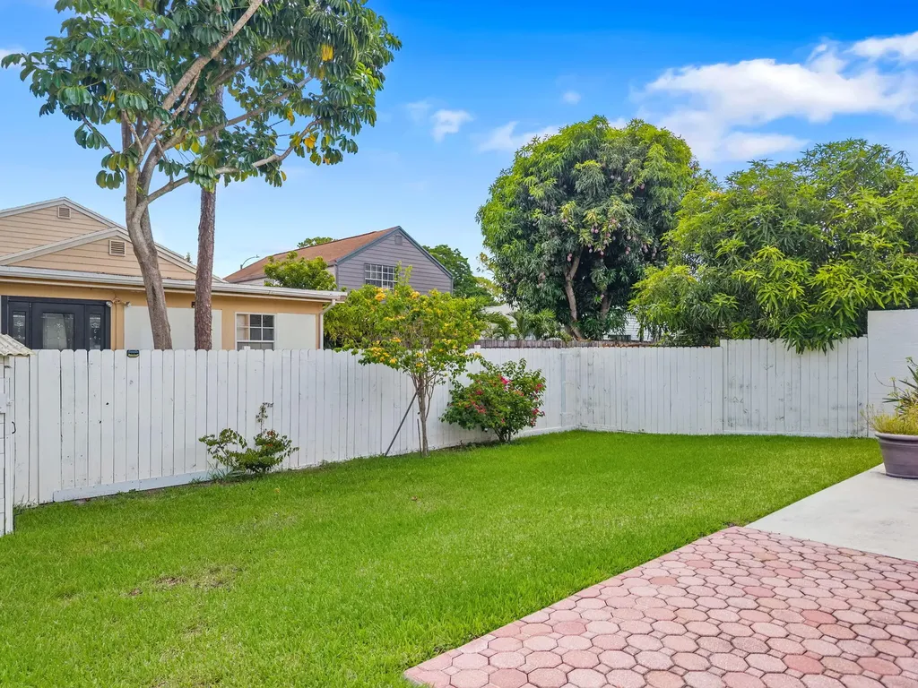 6196 Azalea Circle West Palm Beach FL 33415